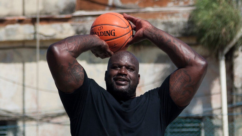 NBA Star Shaquille O&#39;Neal Threw Tim Walz Out From His Big Chicken Restaurant And Said, &#39;Don&#39;t Come Back&#39; — Fact Or Fiction